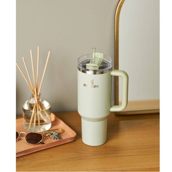 Stanley Cup Target x Hearth and Hand with Magnolia Serene Green color - Picture 6 of 6